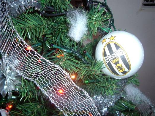 Immagini Natale Juventus.La Sede Dello Juventus Doc Alex Del Piero Albero Di Natale Allo Juventus Doc Immagine Della Sede Del Club